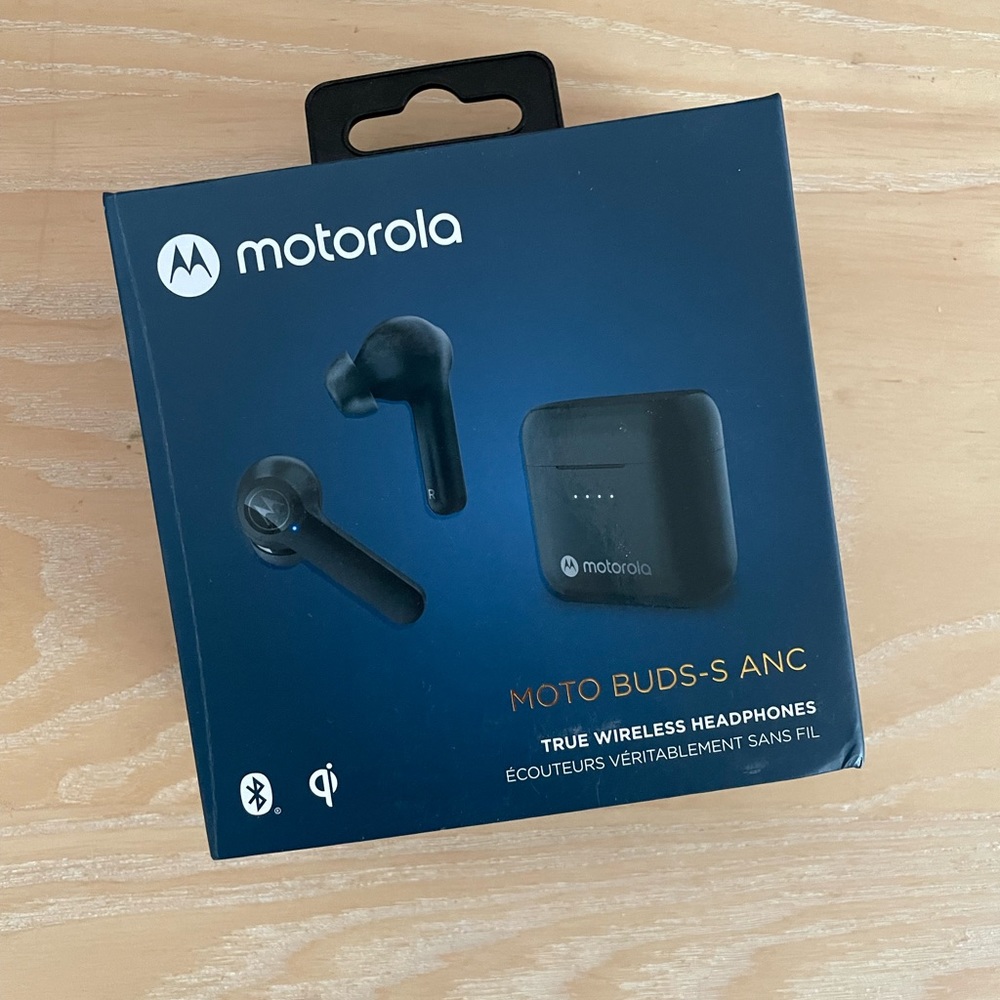 New in Box! Motorola MOTO BUDS-S ANC TRUE WIRELESS EARBUDS